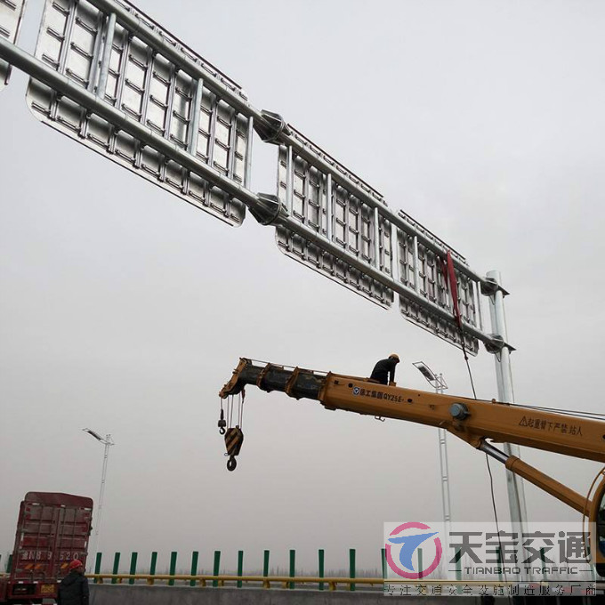 上海高速公路标志杆厂家 指引着人们安全行驶
